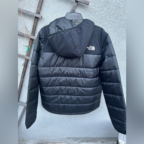 The North Face Synth II Insulated Jacket in Black - Picture 11 of 13